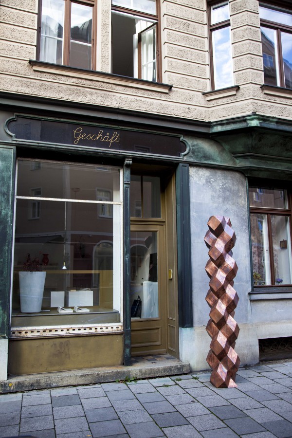 Hochpfahl 1/6, 2014, 250x44x44cm, Kupfer